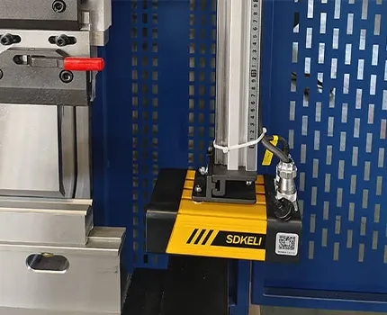 جهاز حماية اليدين بالليزر (اختياري)